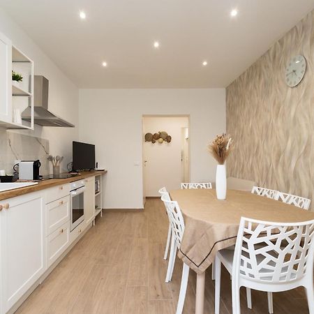 פלרמו Ludo Holiday House - Charming Con Patio A Due Passi Dalla Cattedrale מראה חיצוני תמונה